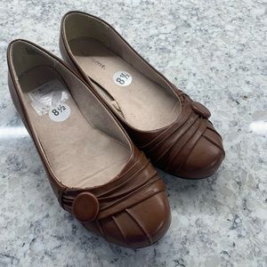 White Mountain Brown Women's Shoes